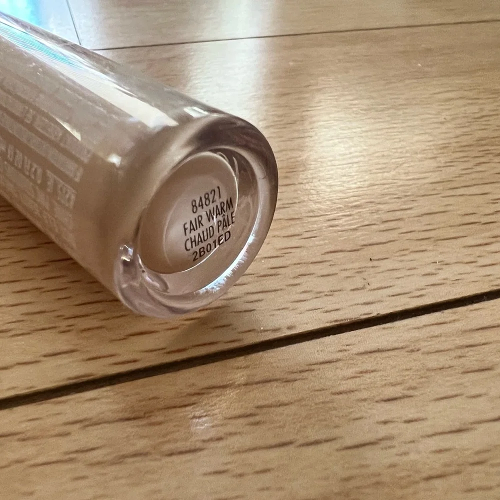 E.L.F Makeup Bundle (Primer & Concealer) - Picture 2 of 2